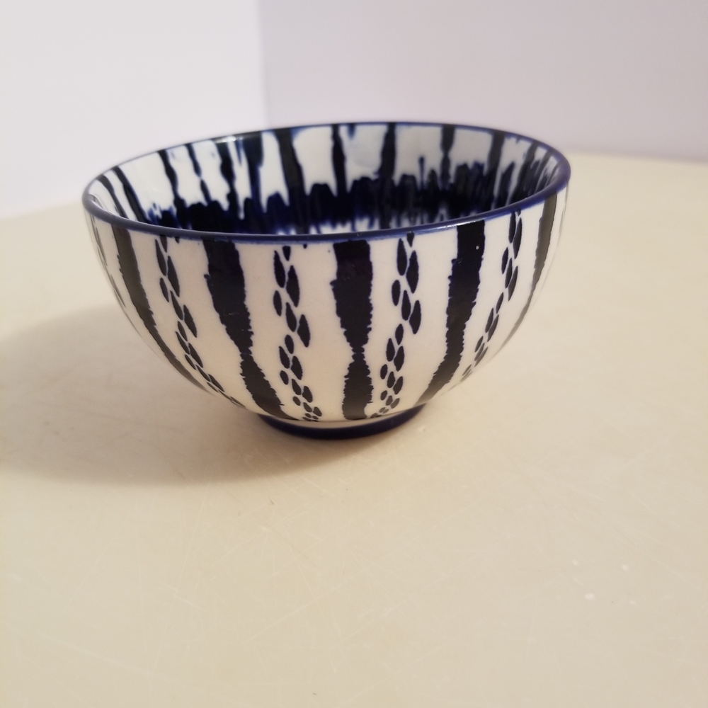 Elegant Blue and White Ceramic Bowl